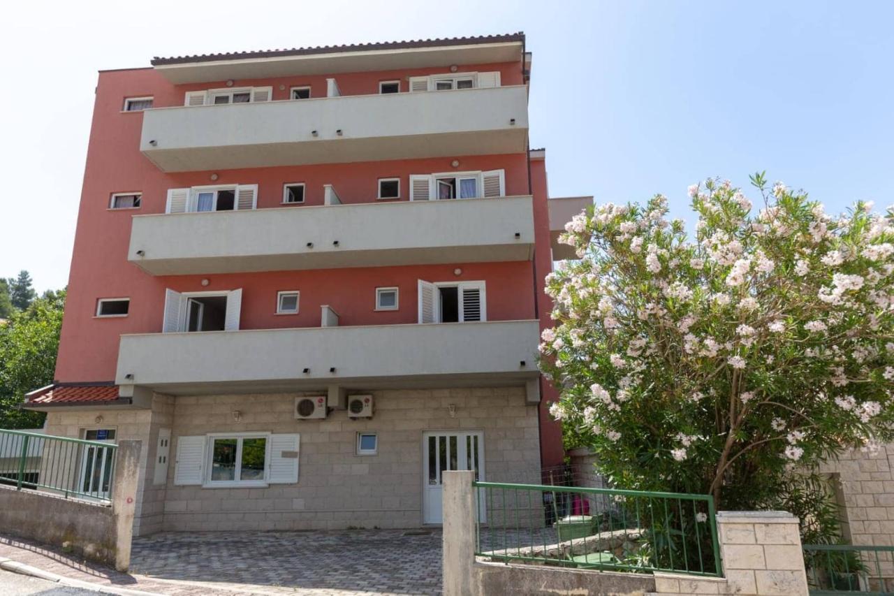 Apartments Elena Tucepi Ngoại thất bức ảnh