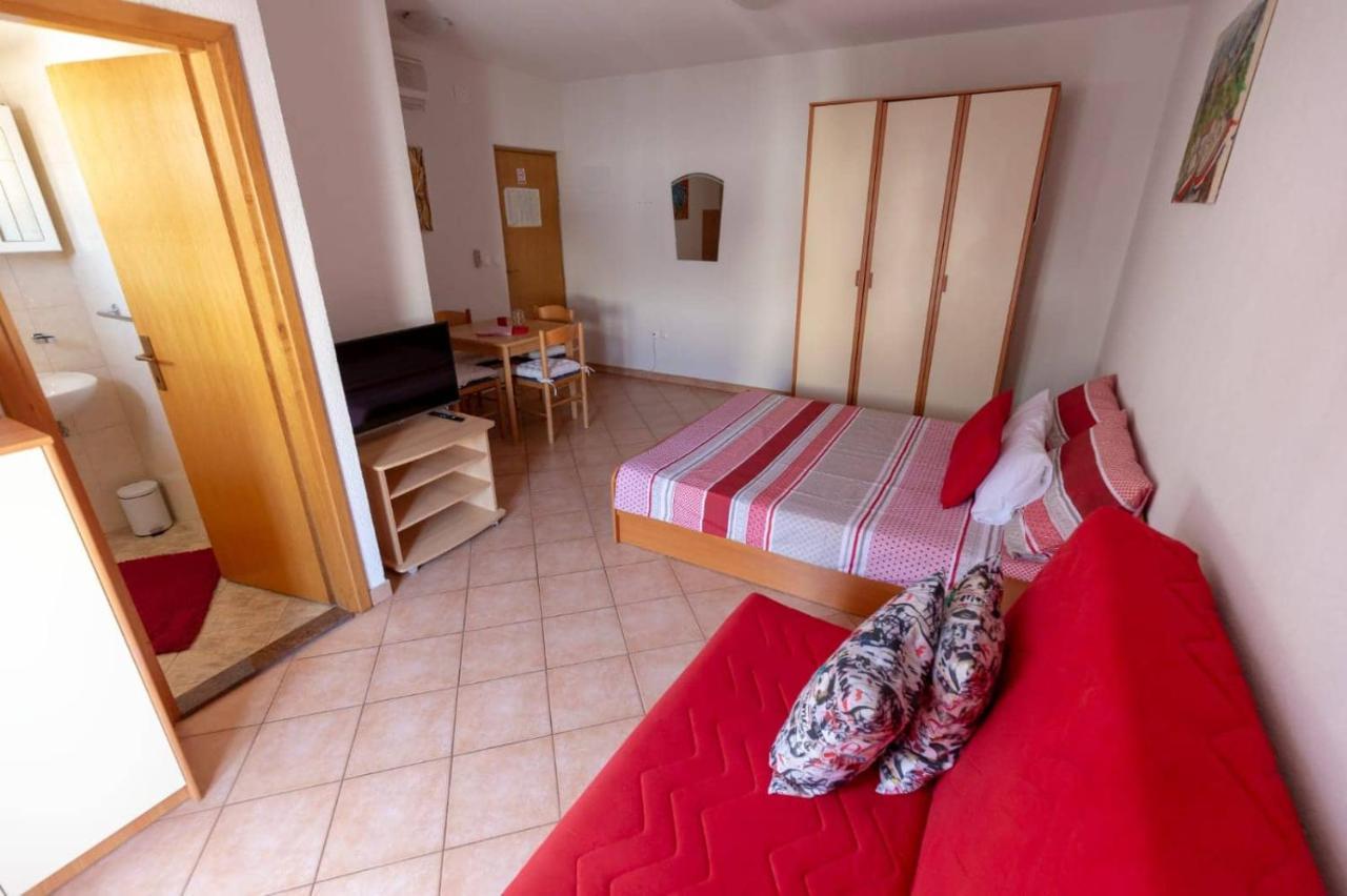 Apartments Elena Tucepi Ngoại thất bức ảnh