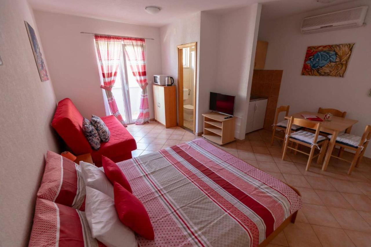 Apartments Elena Tucepi Ngoại thất bức ảnh