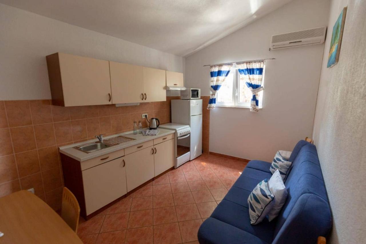 Apartments Elena Tucepi Ngoại thất bức ảnh