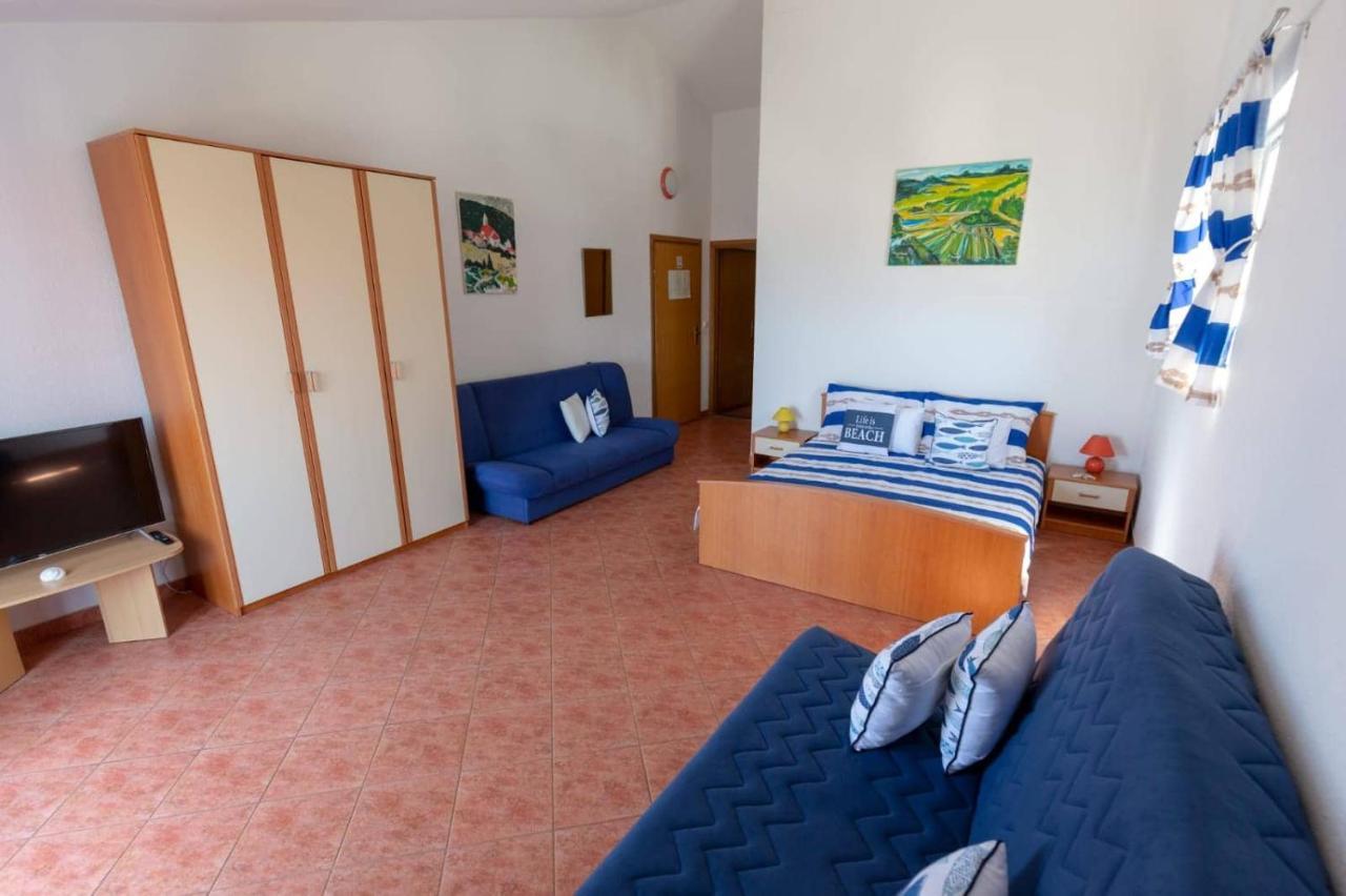 Apartments Elena Tucepi Ngoại thất bức ảnh